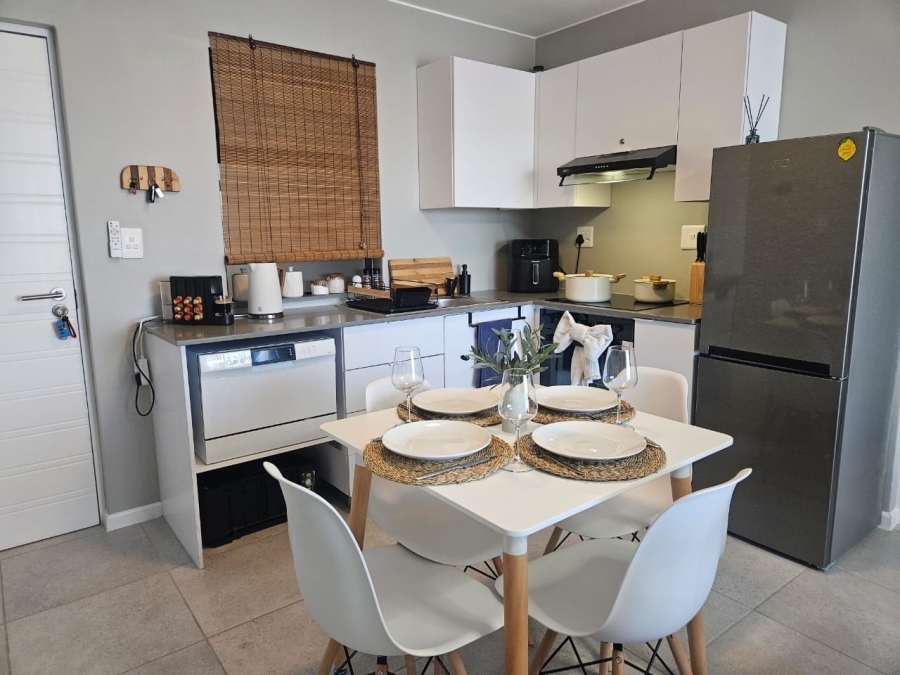 To Let 2 Bedroom Property for Rent in Mykonos Western Cape